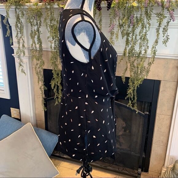 Lush tie waist black print sleeveless top - Picture 4 of 8